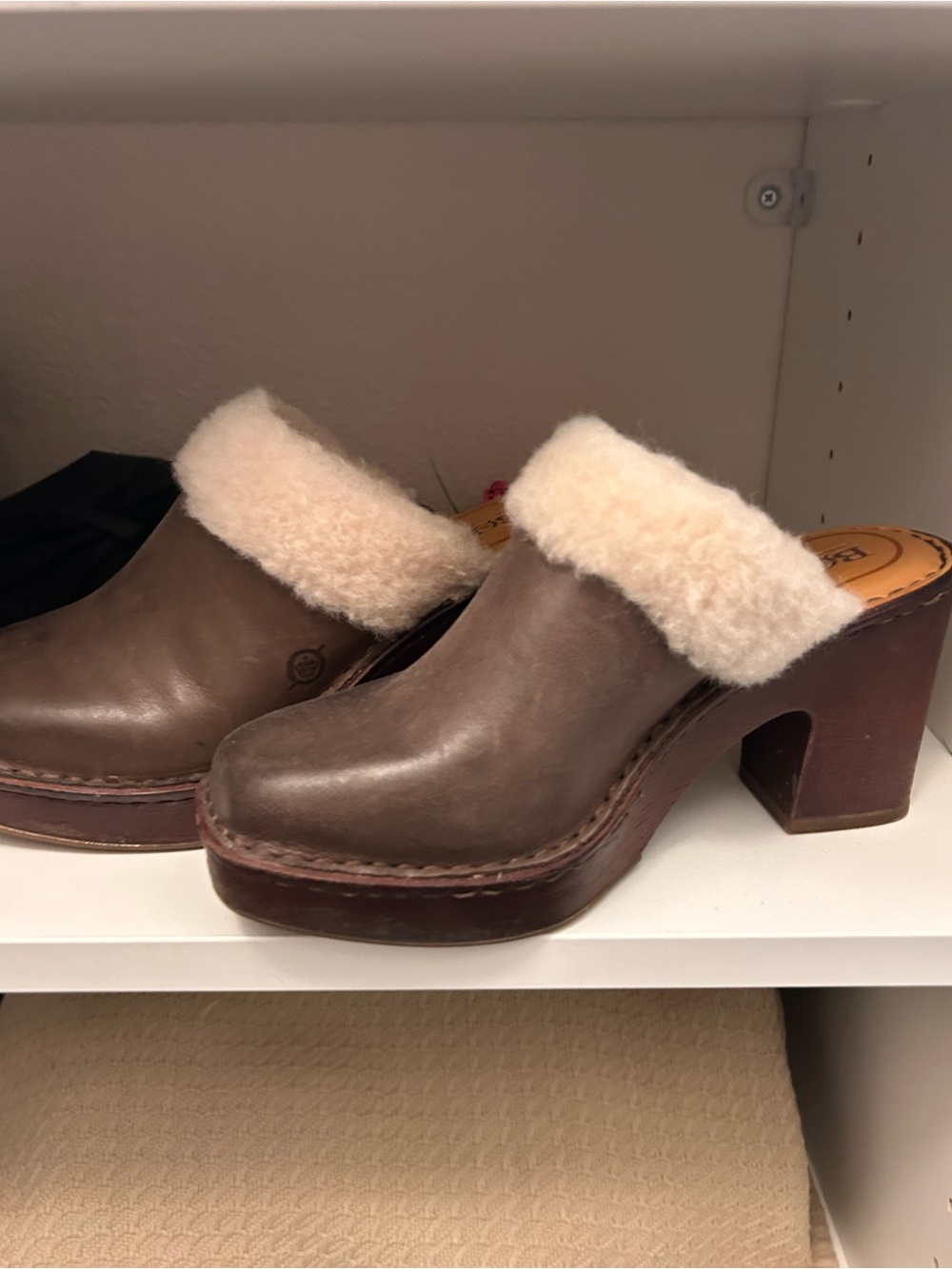 Born Brown Leather Platform Clog Mules Shearling Trim Cozy Boho Clogs NWOB